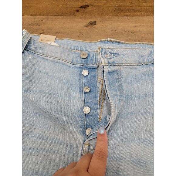 Levi's 501 Short High-Rise Fitted Thought The Hip Distressed Button Fly Size 22W - Picture 3 of 12